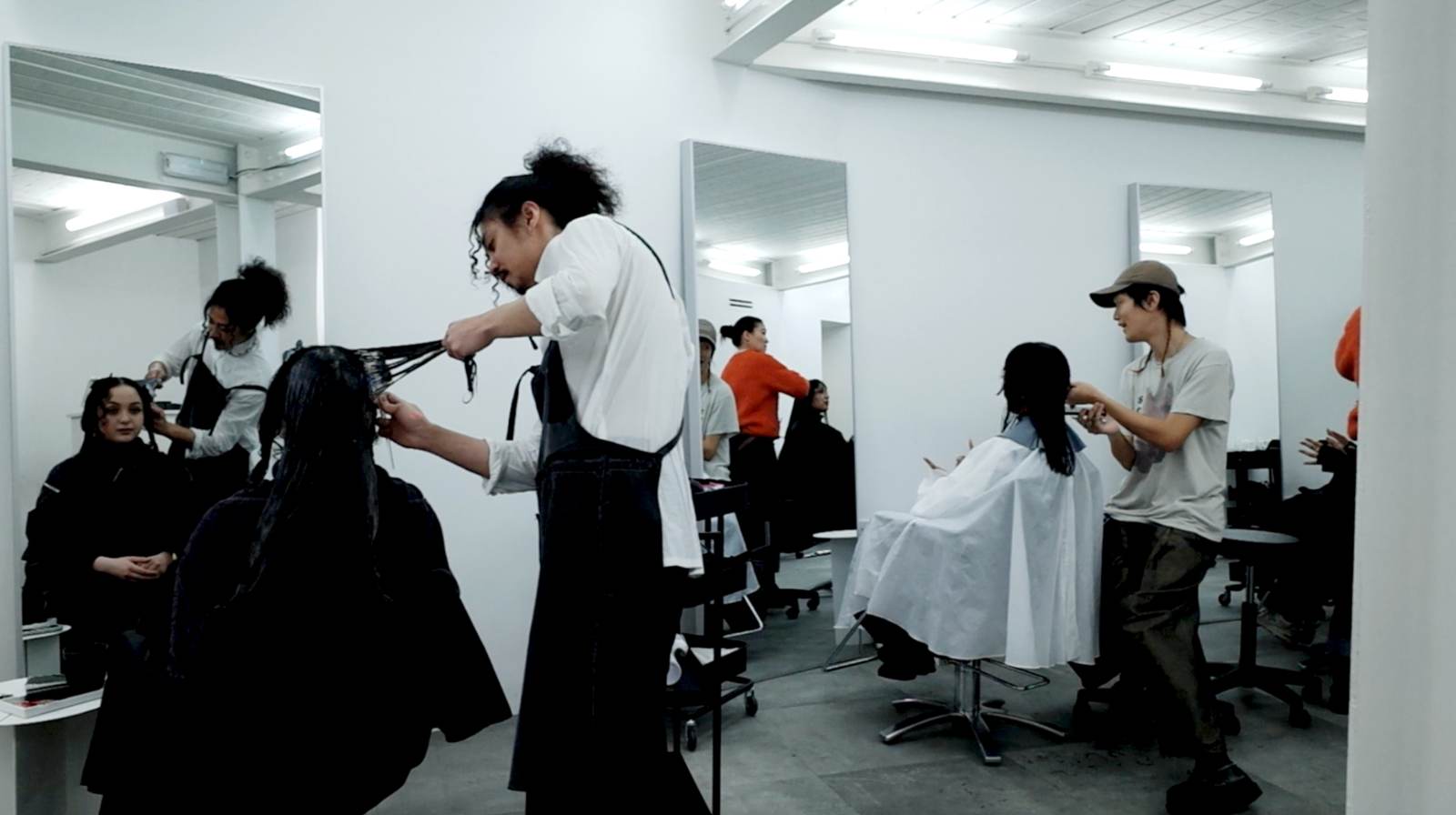 salon scene